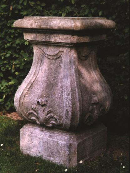 Pedestal-02Limestone-Pedestal-Vintage-Architectural-Stone-Decor-Archstone-Canada-Toronto-Ontario