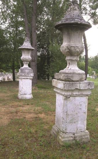 Pedestal-10Limestone-Pedestal-Vintage-Architectural-Stone-Decor-Archstone-Canada-Toronto-Ontario